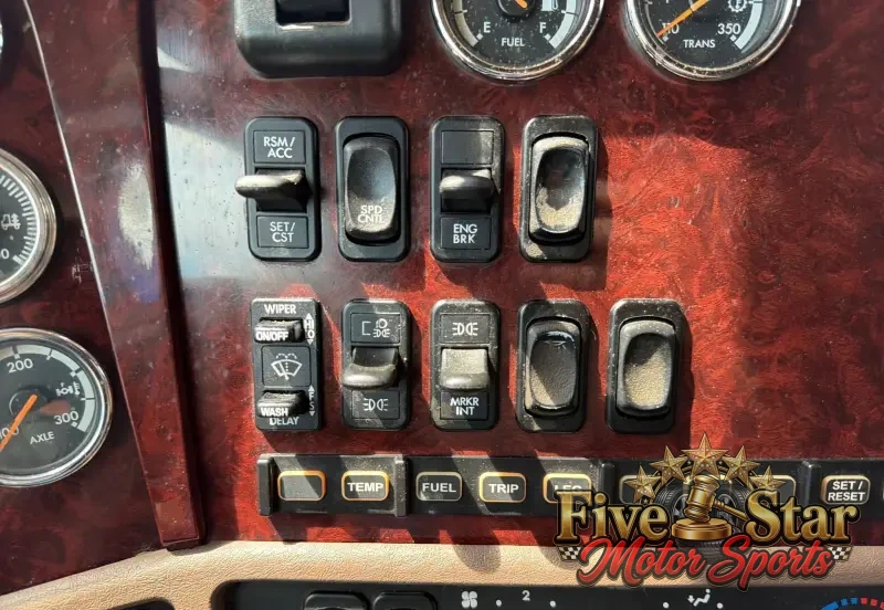 2020 Freightliner Coronado glider kit photo 44