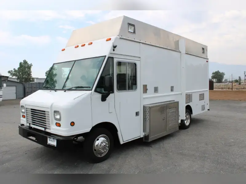 2013 Ford Catering Truck - Food Truck - E-550 Utilimaster 18 Ft Catering Step Van Food Truck For Sale photo 1