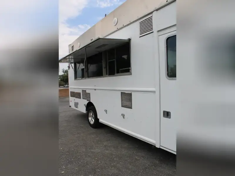 2013 Ford Catering Truck - Food Truck - E-550 Utilimaster 18 Ft Catering Step Van Food Truck For Sale photo 43