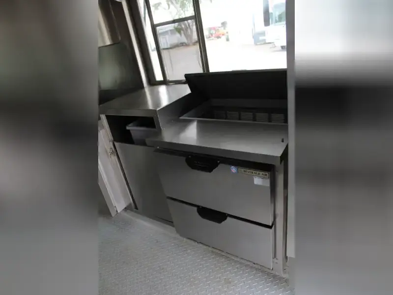 2013 Ford Catering Truck - Food Truck - E-550 Utilimaster 18 Ft Catering Step Van Food Truck For Sale photo 18