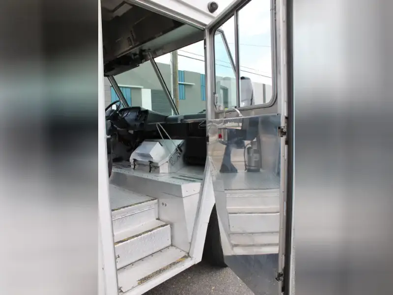 2013 Ford Catering Truck - Food Truck - E-550 Utilimaster 18 Ft Catering Step Van Food Truck For Sale photo 31