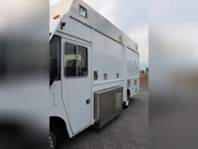 2013 Ford Catering Truck - Food Truck - E-550 Utilimaster 18 Ft Catering Step Van Food Truck For Sale photo 42