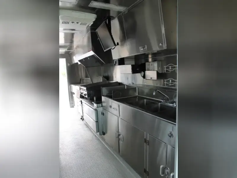 2013 Ford Catering Truck - Food Truck - E-550 Utilimaster 18 Ft Catering Step Van Food Truck For Sale photo 30