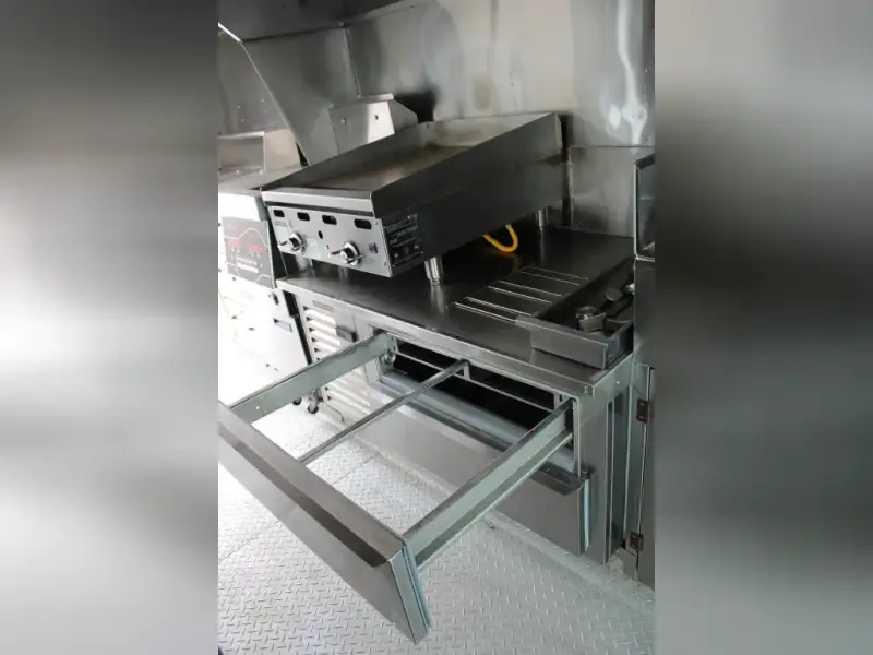 2013 Ford Catering Truck - Food Truck - E-550 Utilimaster 18 Ft Catering Step Van Food Truck For Sale photo 9