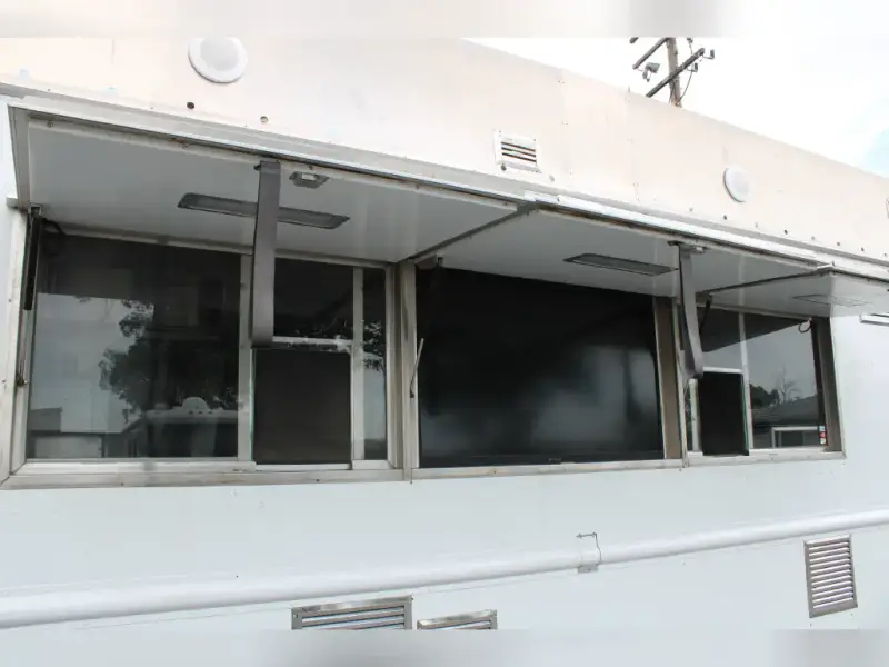 2013 Ford Catering Truck - Food Truck - E-550 Utilimaster 18 Ft Catering Step Van Food Truck For Sale photo 44