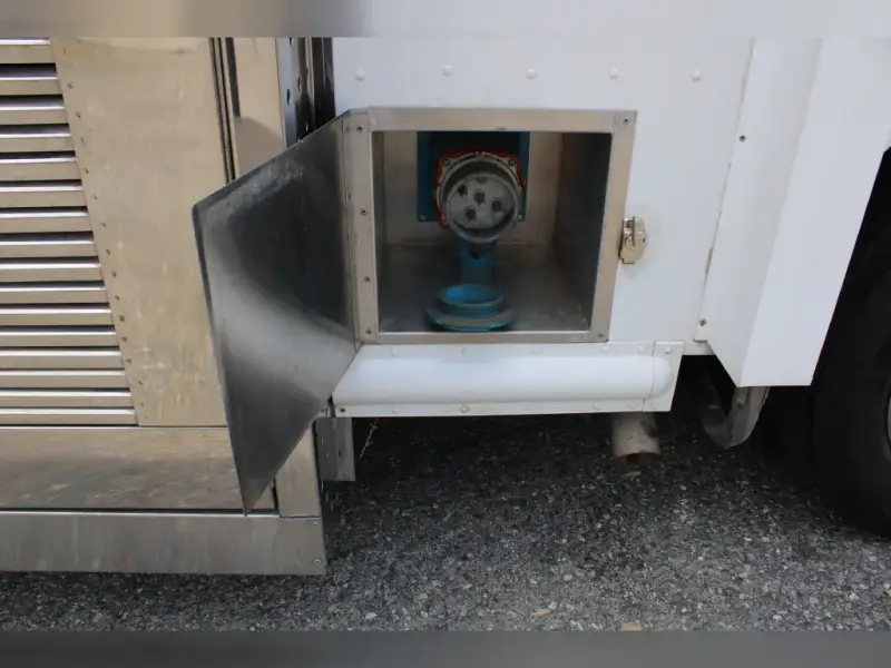2013 Ford Catering Truck - Food Truck - E-550 Utilimaster 18 Ft Catering Step Van Food Truck For Sale photo 7