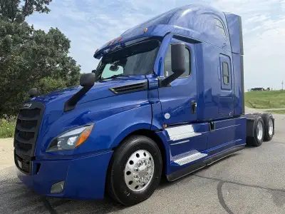2022 Freightliner Cascadia 126