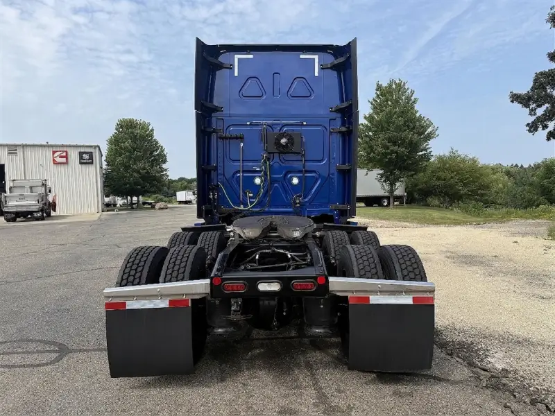2022 Freightliner Cascadia 126 photo 16