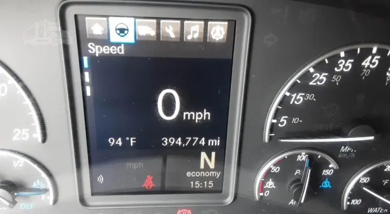 2022 Freightliner Cascadia 126 - Sleeper photo 17