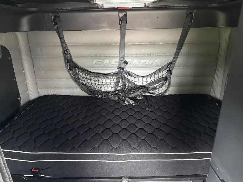 2022 Freightliner Cascadia 126 - Sleeper photo 12