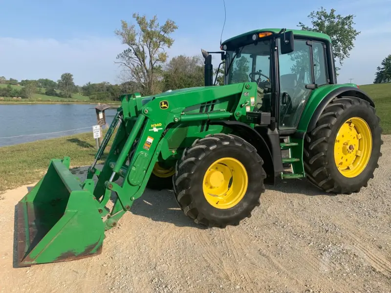 2015 JOHN DEERE 6125M photo 2