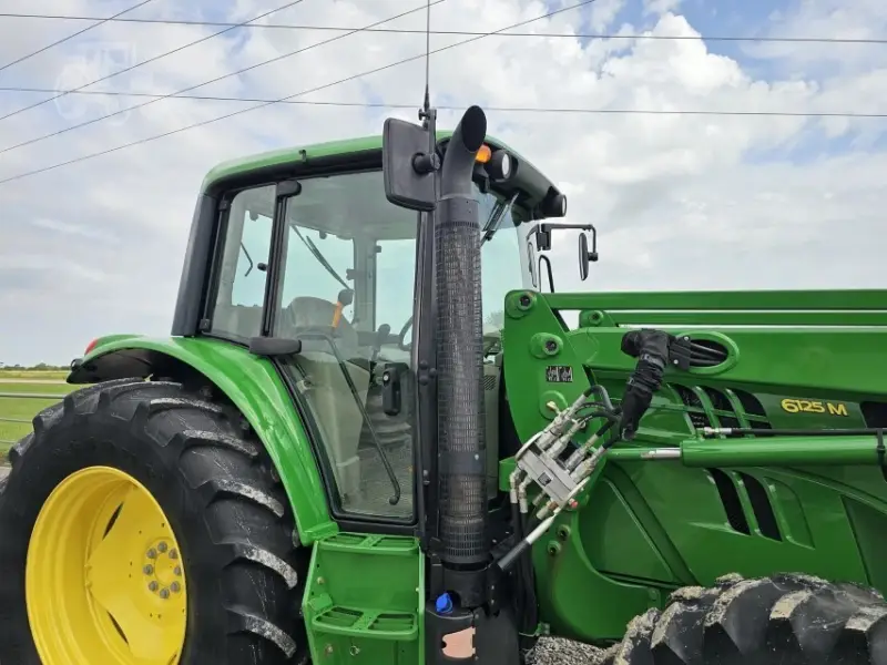 2014 John Deere 6125M photo 4