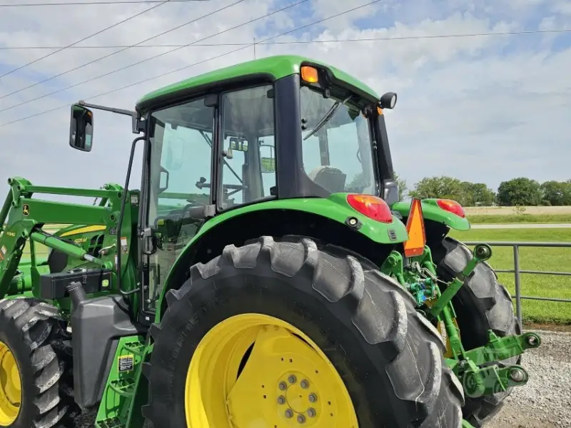 2014 John Deere 6125M photo 16