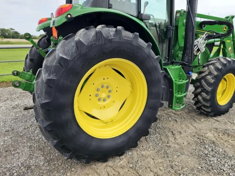 2014 John Deere 6125M photo 6