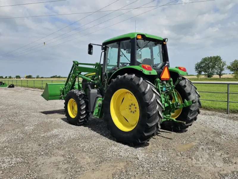 2014 John Deere 6125M photo 9