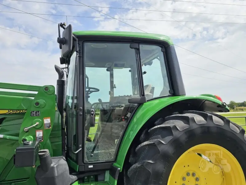 2014 John Deere 6125M photo 20