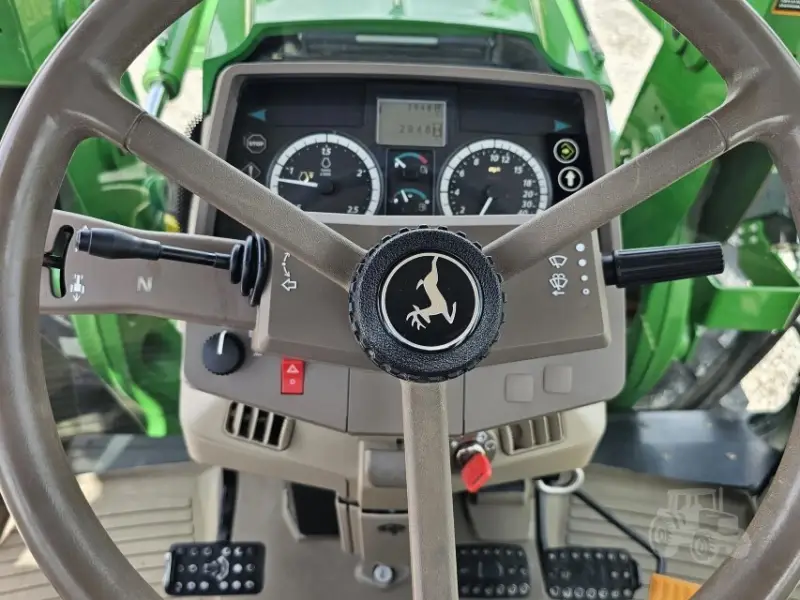 2014 John Deere 6125M photo 40