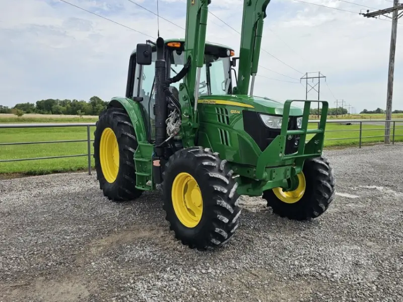 2014 John Deere 6125M photo 31