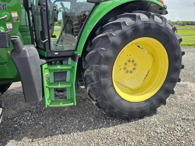 2014 John Deere 6125M photo 51