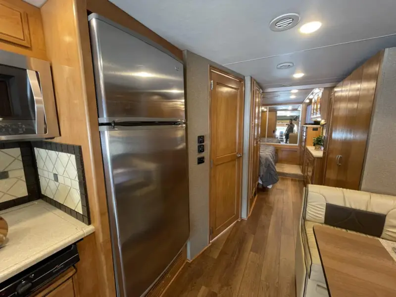 2016 Thor Motor Coach Palazzo 36.2 photo 53