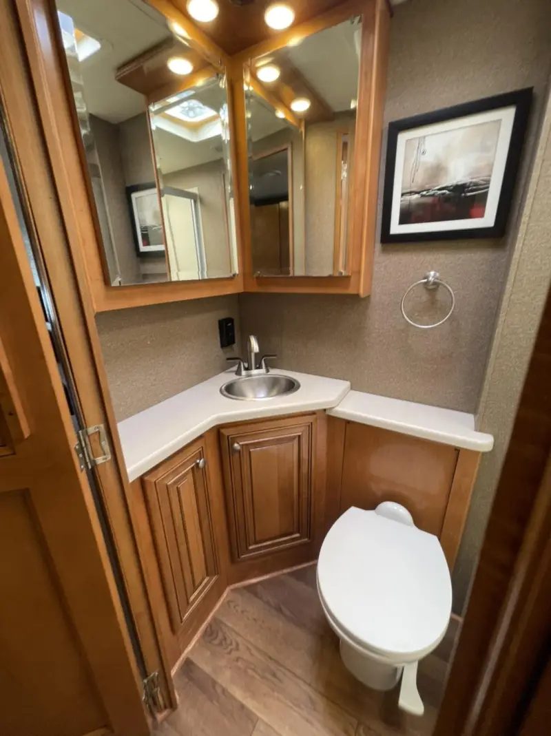 2016 Thor Motor Coach Palazzo 36.2 photo 47