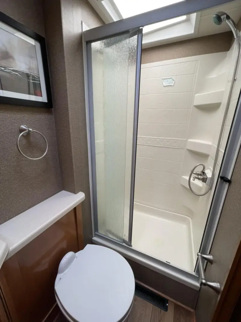 2016 Thor Motor Coach Palazzo 36.2 photo 49