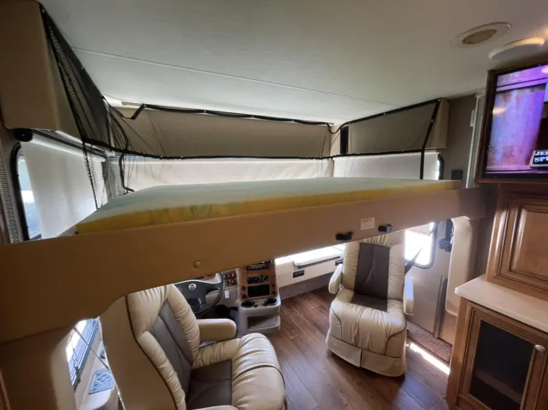 2016 Thor Motor Coach Palazzo 36.2 photo 41