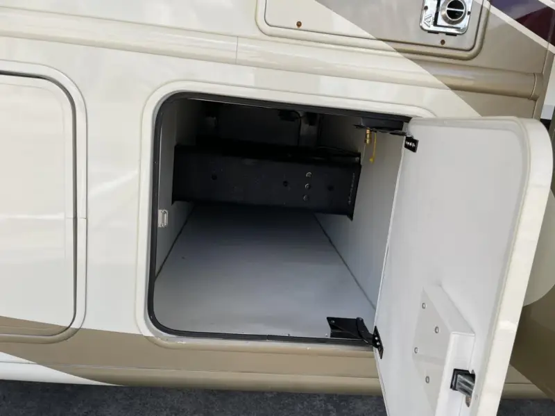 2016 Thor Motor Coach Palazzo 36.2 photo 52