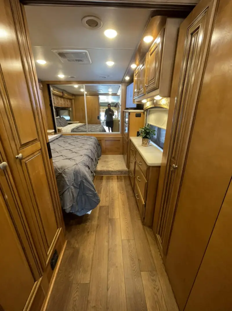 2016 Thor Motor Coach Palazzo 36.2 photo 36