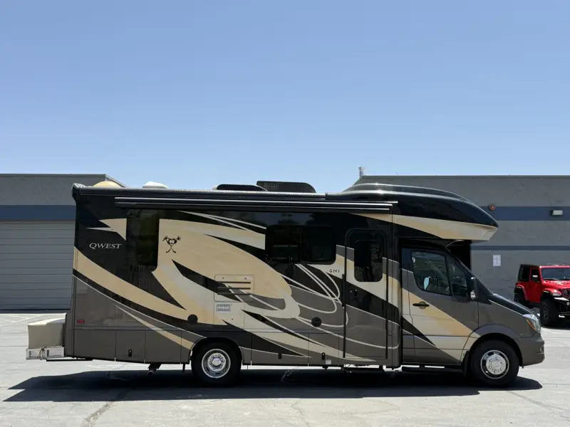 2019 Entegra Qwest 24L photo 3