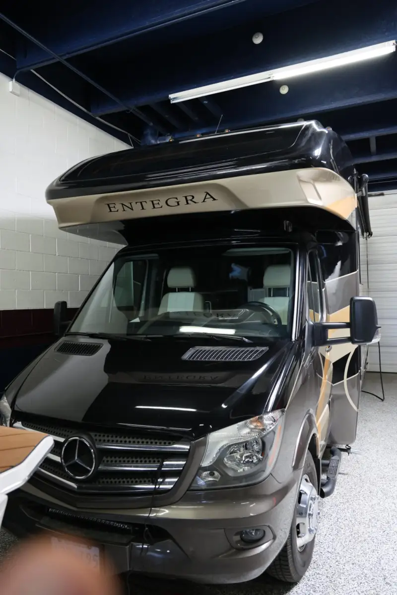 2019 Entegra Qwest 24L photo 39