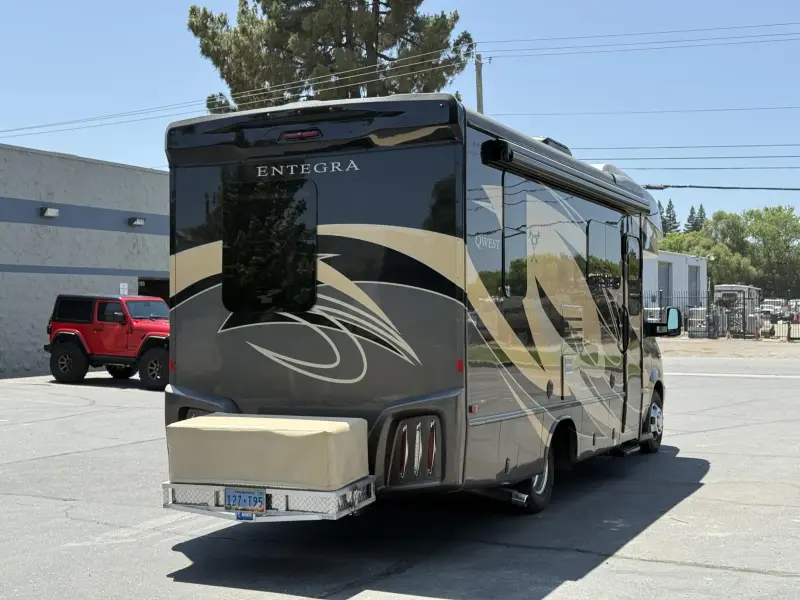 2019 Entegra Qwest 24L photo 5