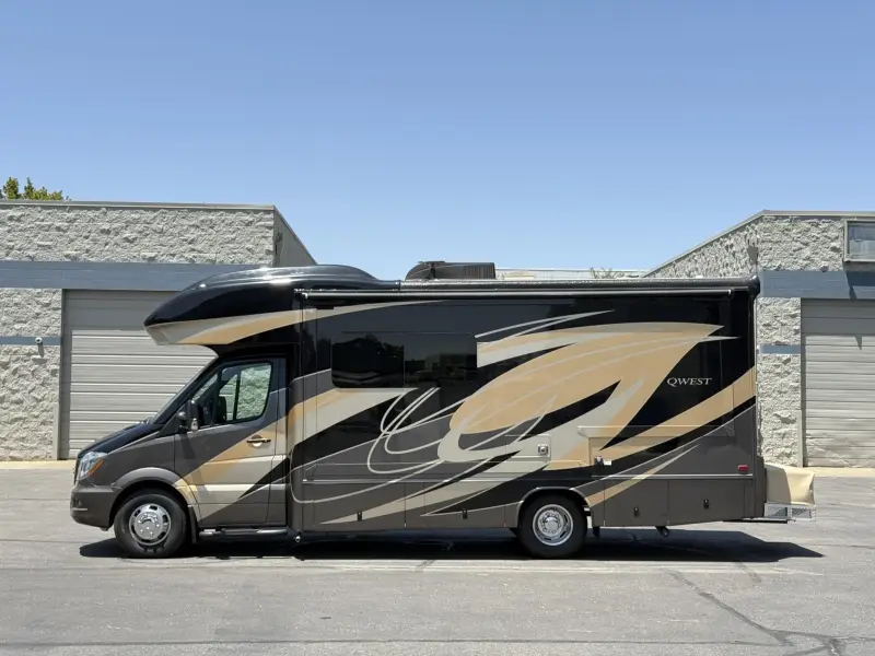 2019 Entegra Qwest 24L photo 9
