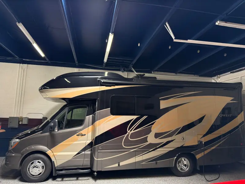 2019 Entegra Qwest 24L photo 23