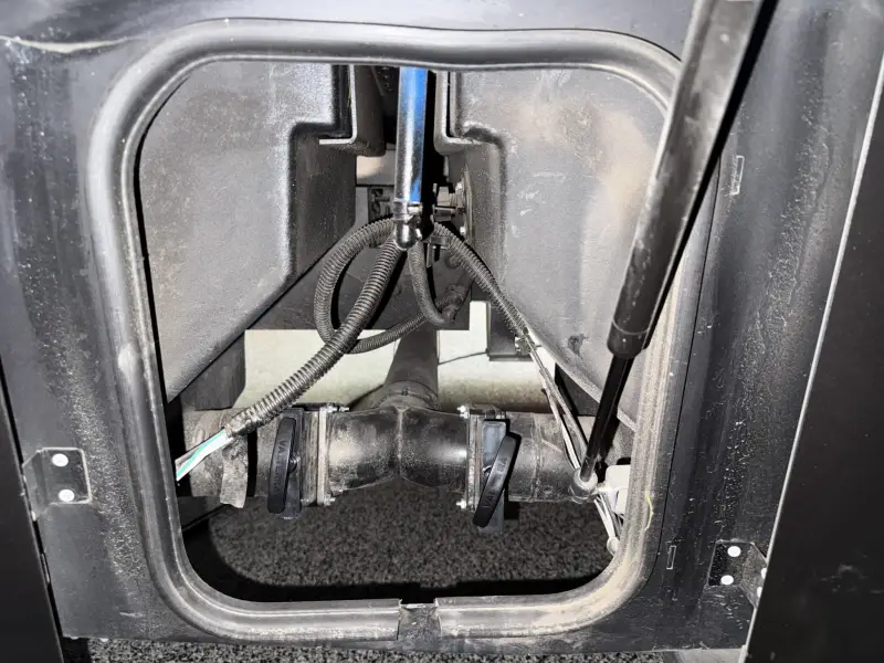 2019 Entegra Qwest 24L photo 47