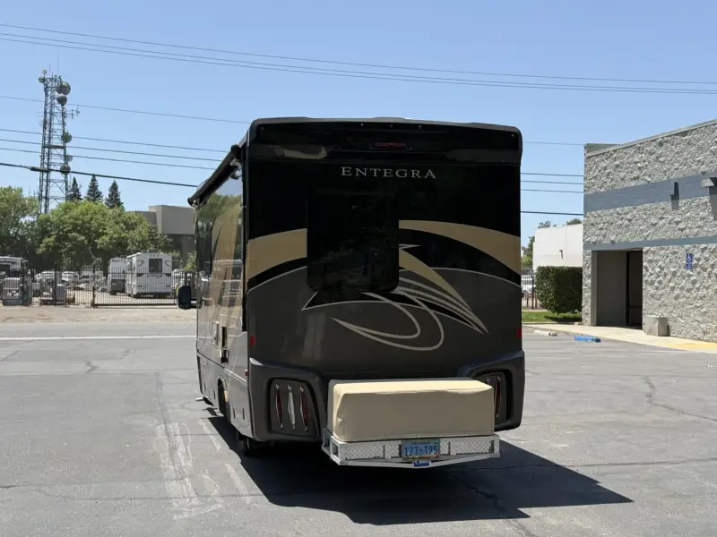 2019 Entegra Qwest 24L photo 6