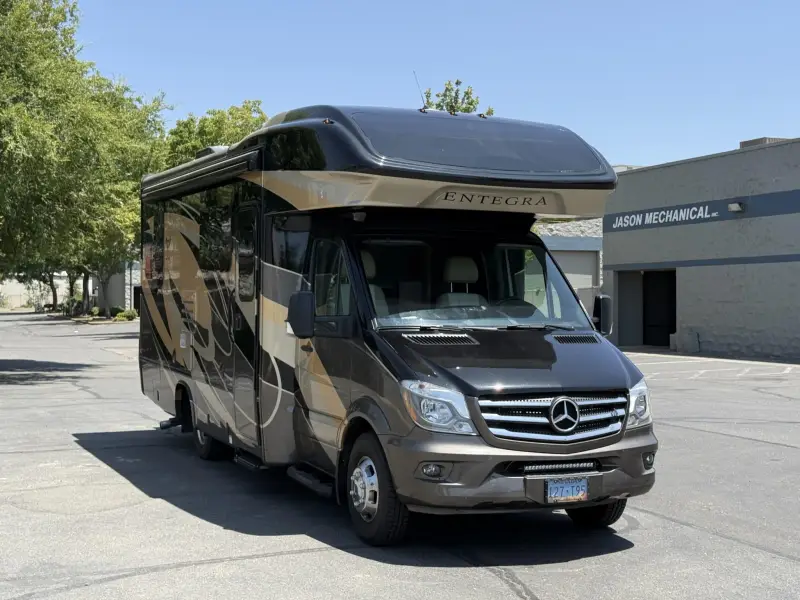 2019 Entegra Qwest 24L photo 1