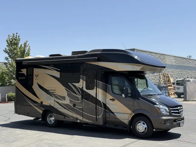 2019 Entegra Qwest 24L photo 2