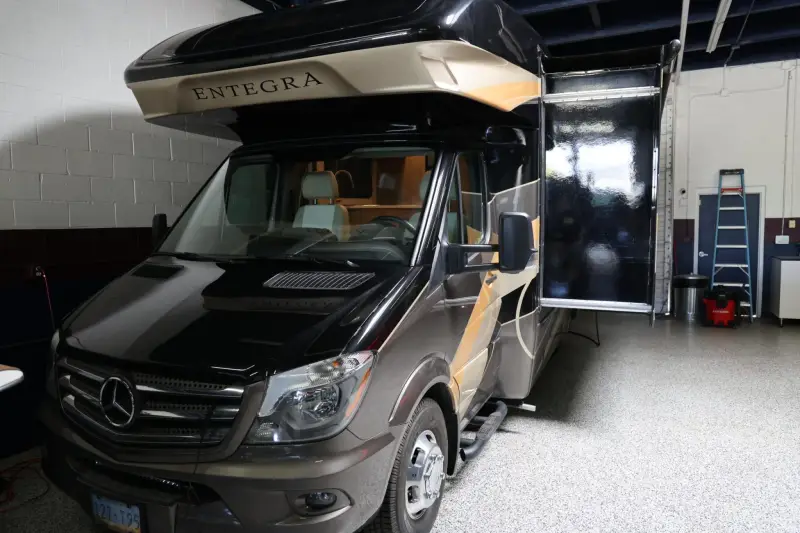 2019 Entegra Qwest 24L photo 18