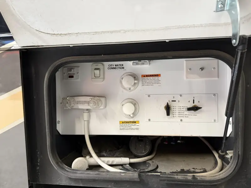 2019 Entegra Qwest 24L photo 41