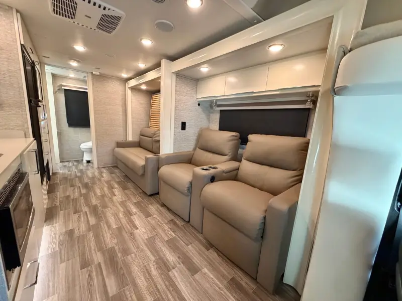2020 Tiffin Wayfarer 25 RW photo 99