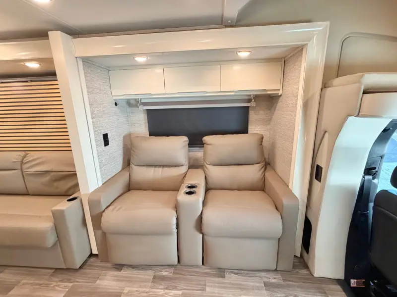 2020 Tiffin Wayfarer 25 RW photo 96