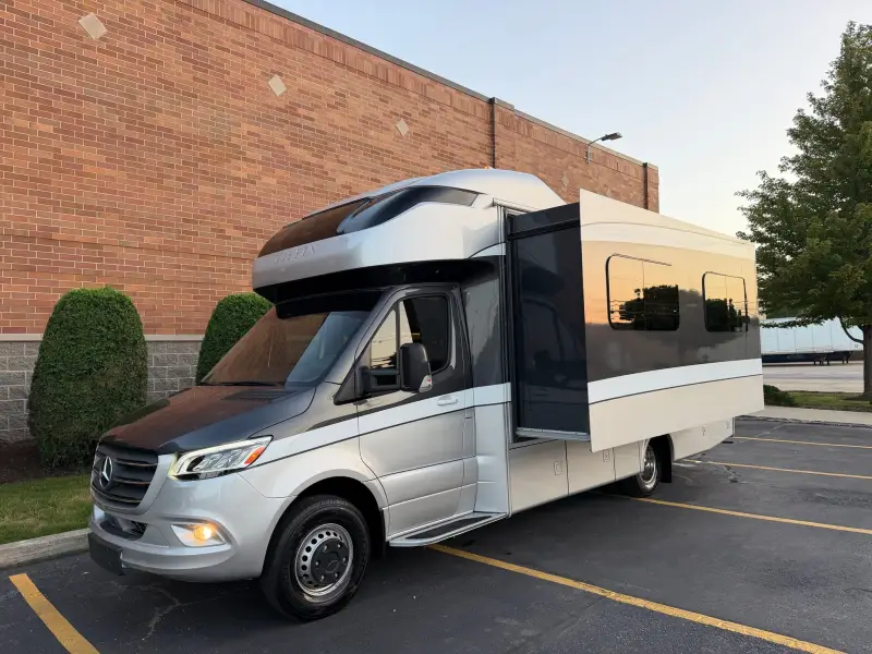 2020 Tiffin Wayfarer 25 RW photo 1