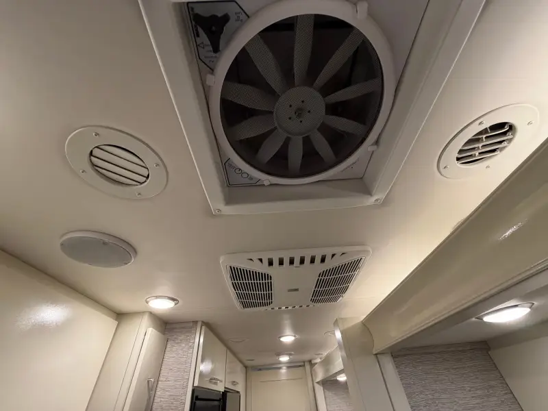 2020 Tiffin Wayfarer 25 RW photo 145