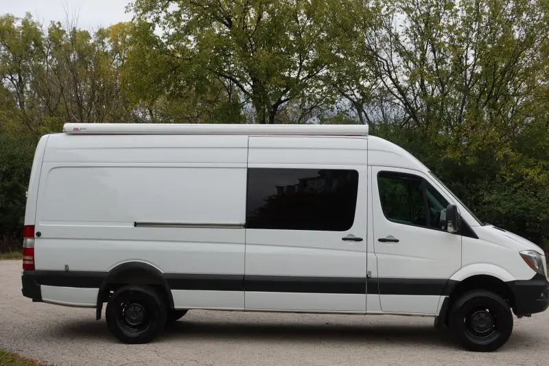 2015 Freightliner Sprinter 2500 4x4 photo 14