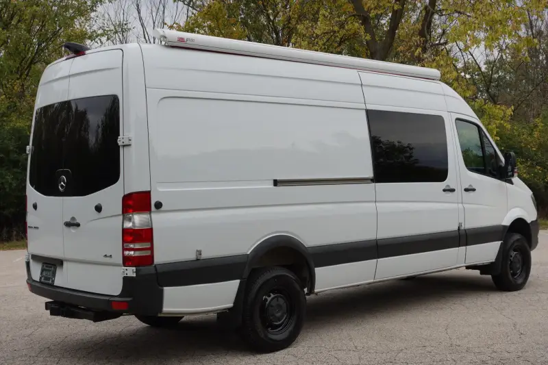 2015 Freightliner Sprinter 2500 4x4 photo 9