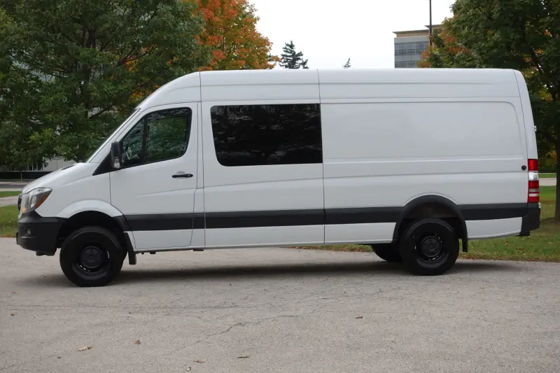 2015 Freightliner Sprinter 2500 4x4 photo 4