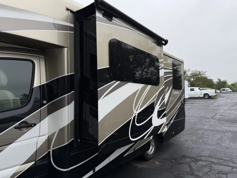 2019 Entegra Qwest 24K photo 15