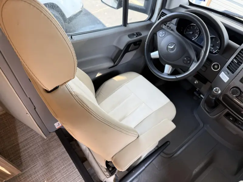 2019 Entegra Qwest 24K photo 34