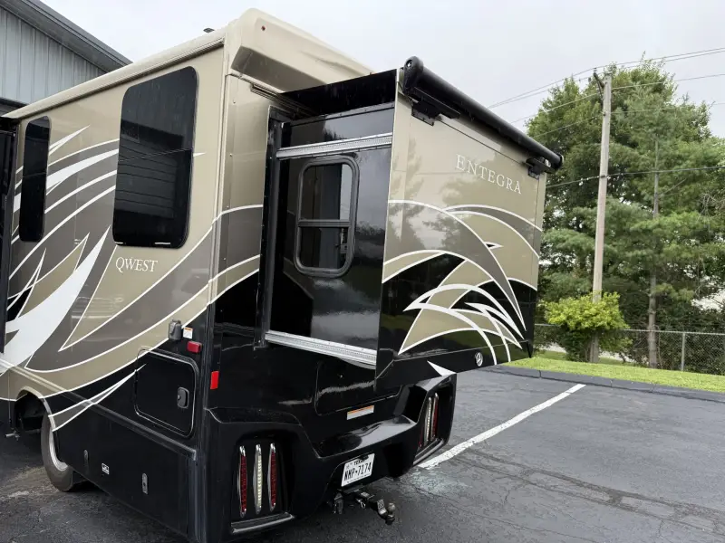 2019 Entegra Qwest 24K photo 17